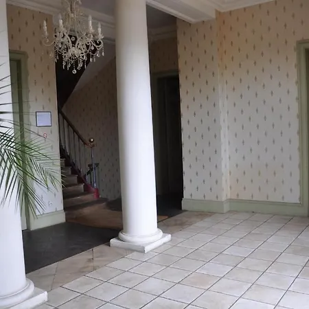 게스트하우스 Chateau De La Croix Bizet Moulineaux