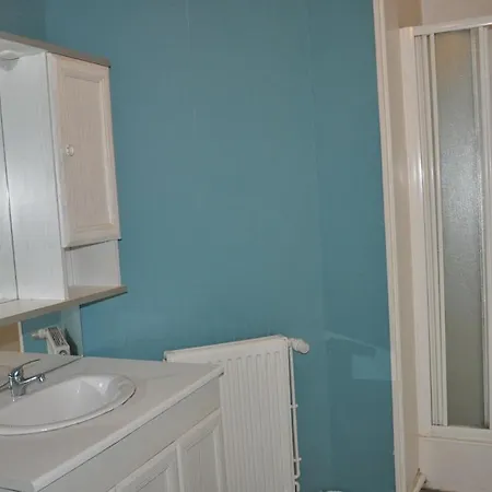 Chateau De La Croix Bizet Moulineaux