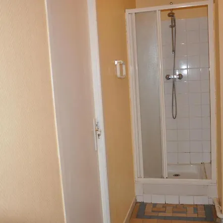 게스트하우스 Chateau De La Croix Bizet 3*