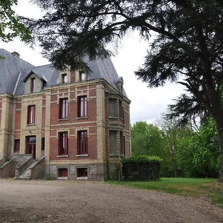 Chateau De La Croix Bizet Moulineaux
