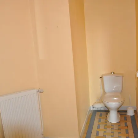 Chateau De La Croix Bizet Moulineaux